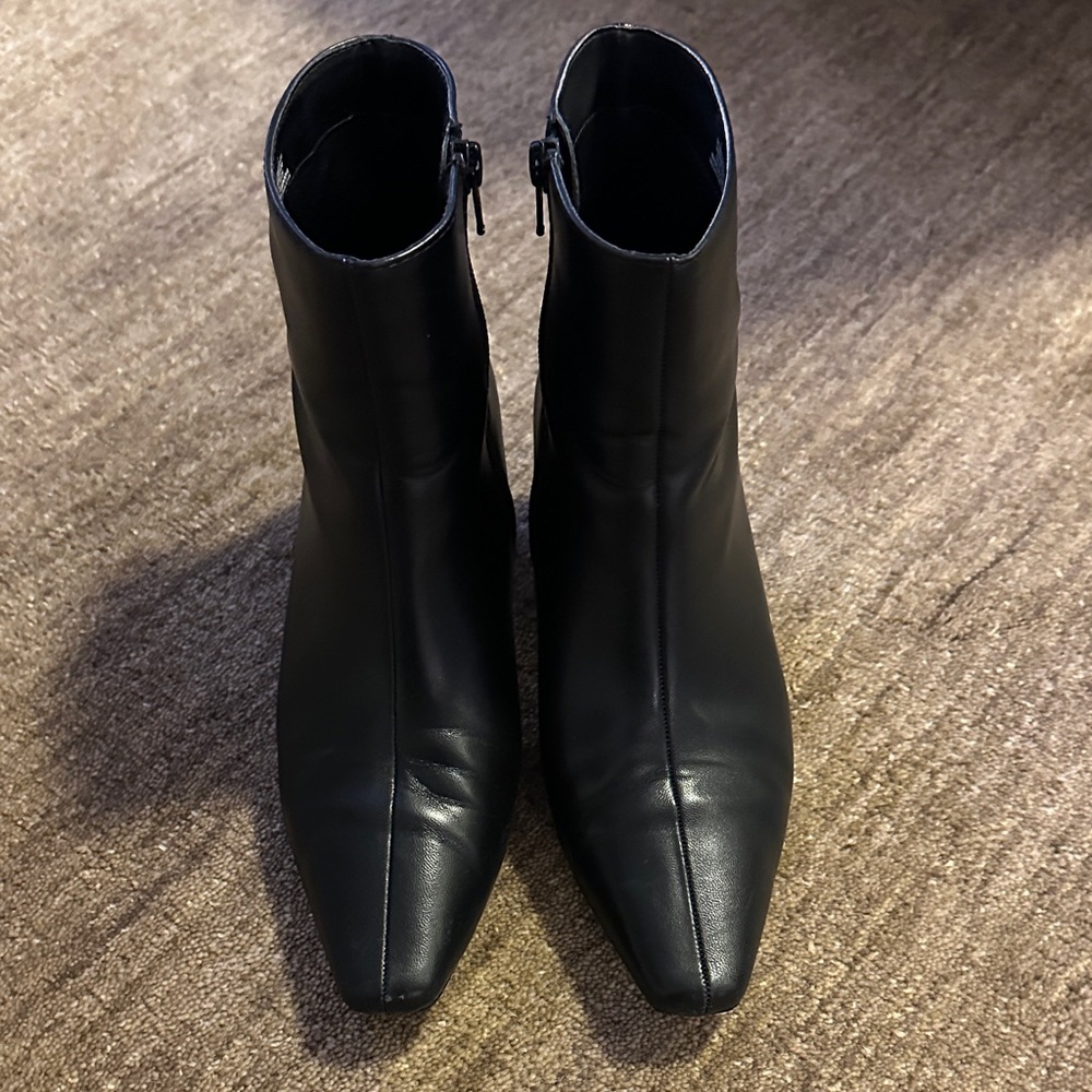 Banana Republic | Sleek Black Ankle Boots